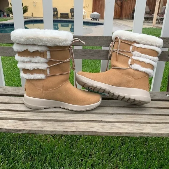 Skechers suede leather winter boots NWT
