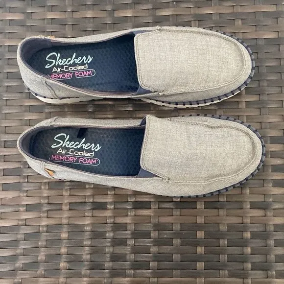 Sketcher loafers shoes women’s size 9
