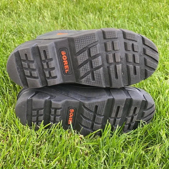 Sorel Boots! Boys Size 4!