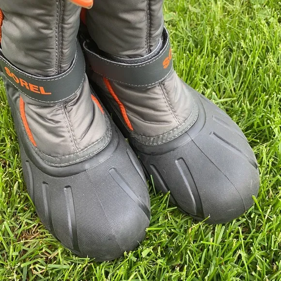 Sorel Boots! Boys Size 4!