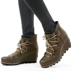 Sorel Boots Women’s 8.5 green suede wedge lace up sandy winter boho fall…