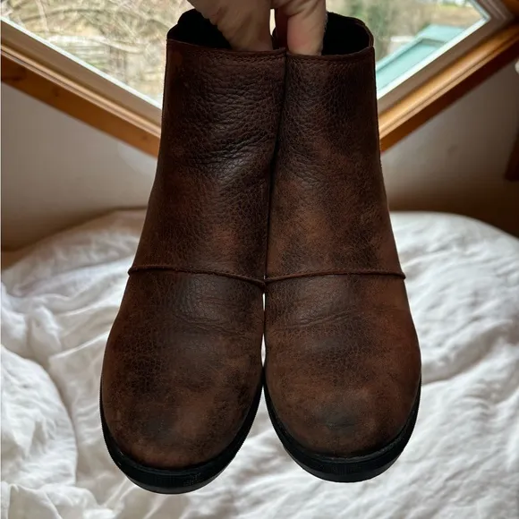 SOREL Brown Leather Heeled Wedge Boots