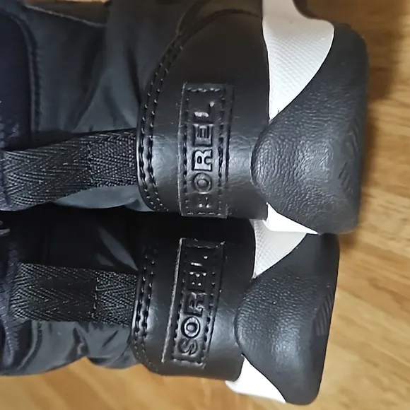 Sorel 🆕️ Children's Whitney Black Winter Boots 9