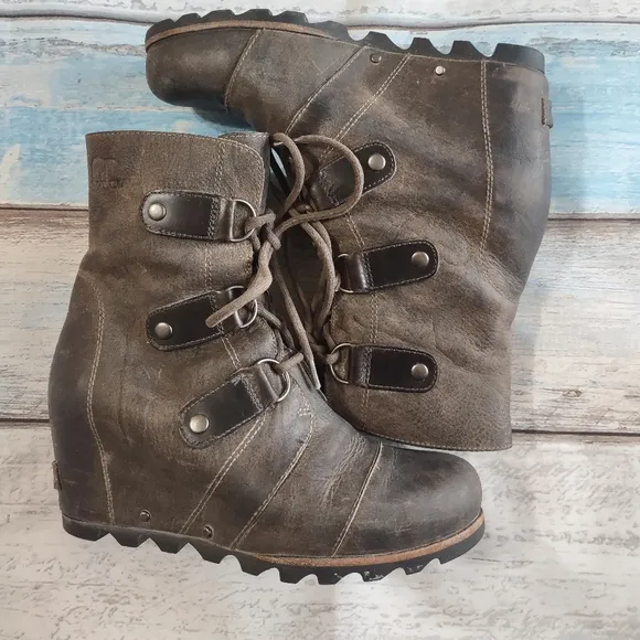 Sorel Joan of Arc Brown Leather lace up Wedge boots