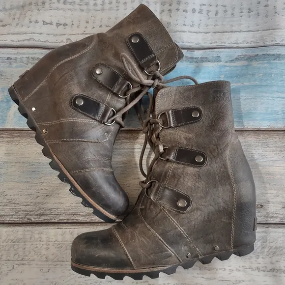 Sorel Joan of Arc Brown Leather lace up Wedge boots