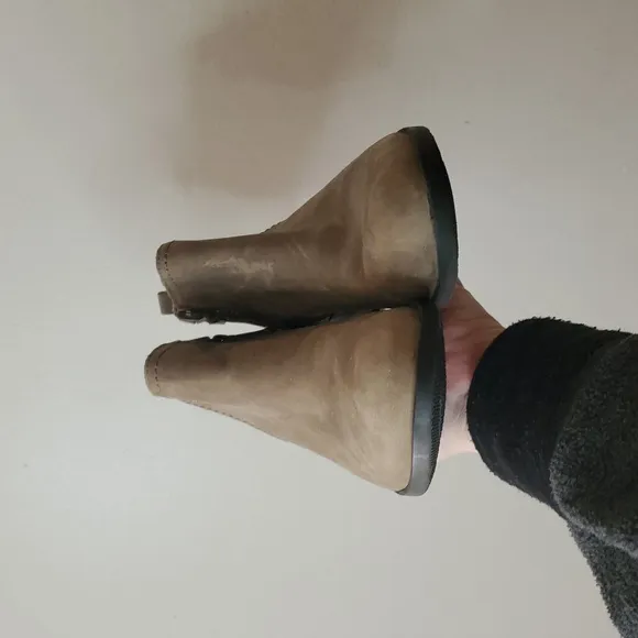 Sorel Lolla Booties Size Womens 7.5 Tan Brown Low Heel