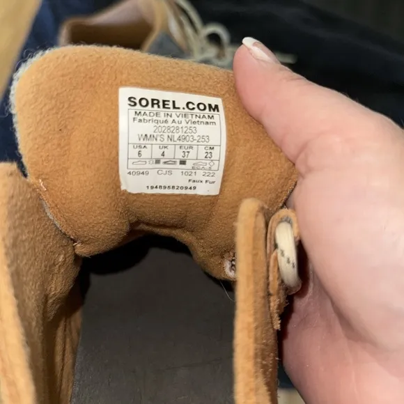 Sorel Tan and Gray Winter Boots with Wool-Textile Design