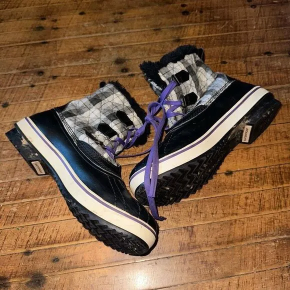 Sorel Tivoli plaid plaid purple lace up 9.5 winter boots