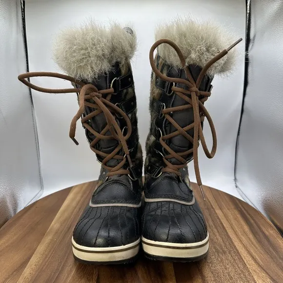 Sorel Tofino II Snow Boots Waterproof Faux Fur Winter Travel Outdoor Women's 8