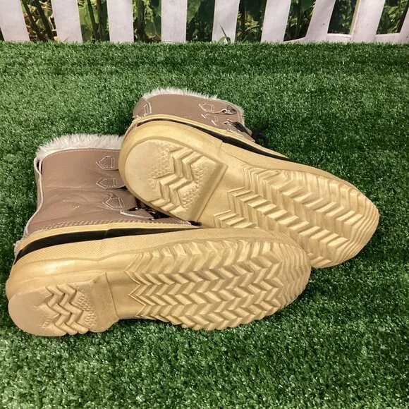 Sorel waterproof winter boots Tan Black 8