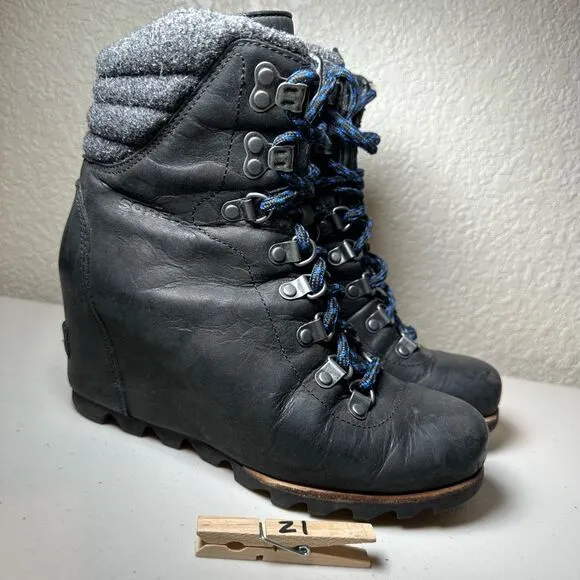 Sorel Womens 7 Conquest Boots Black Wool Hidden Wedge Ankle High Heel Lace Up