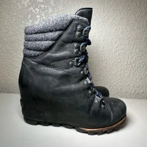 Sorel Womens 7 Conquest Boots Black Wool Hidden Wedge Ankle High Heel Lace Up