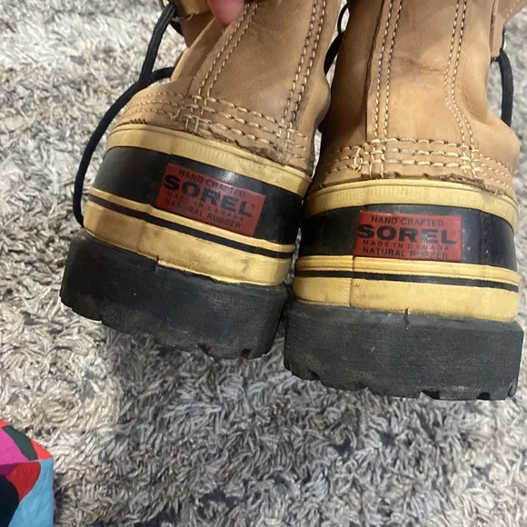 Sorel womens Caribou winter boots sz 9