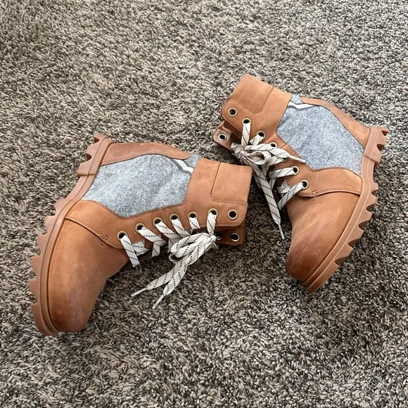 SOREL Women's Joan of Arc Wedge III Lexie Casual Boots Size 8.5