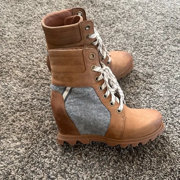 SOREL Women's Joan of Arc Wedge III Lexie Casual Boots Size 8.5