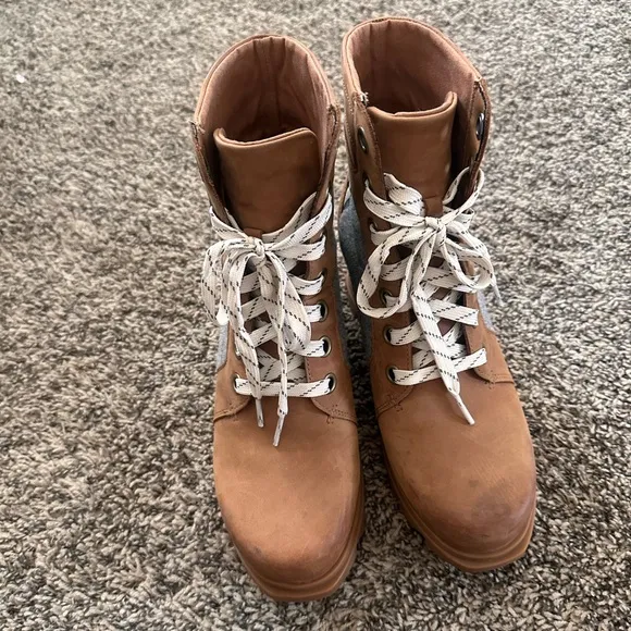 SOREL Women's Joan of Arc Wedge III Lexie Casual Boots Size 8.5