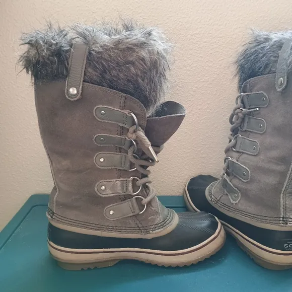 Sorel Womens Joan of Arctic Stylish Winter Boots Size 7 Waterproof Faux Fur