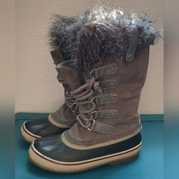 Sorel Womens Joan of Arctic Stylish Winter Boots Size 7 Waterproof Faux Fur