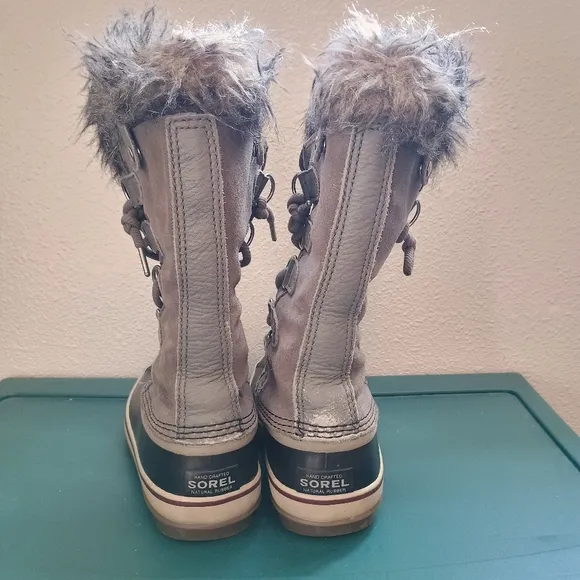 Sorel Womens Joan of Arctic Stylish Winter Boots Size 7 Waterproof Faux Fur