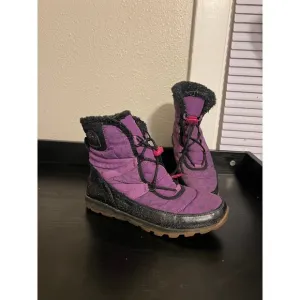 Sorel X Disney Frozen Purple winter boots size Youth 7