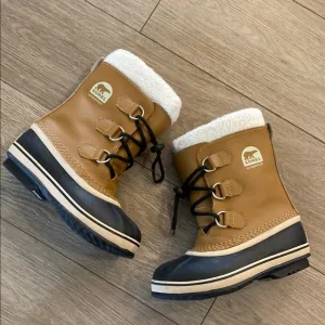 Sorel Yoot Pac Kids winter snow boots size youth 2