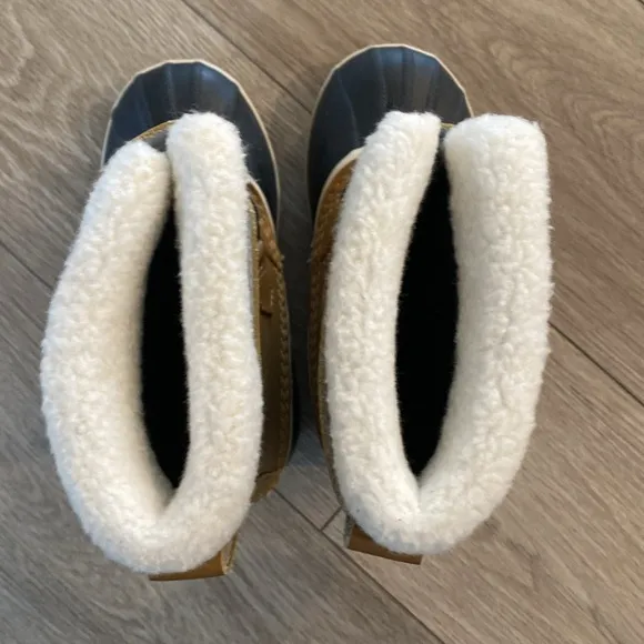 Sorel Yoot Pac Kids winter snow boots size youth 2