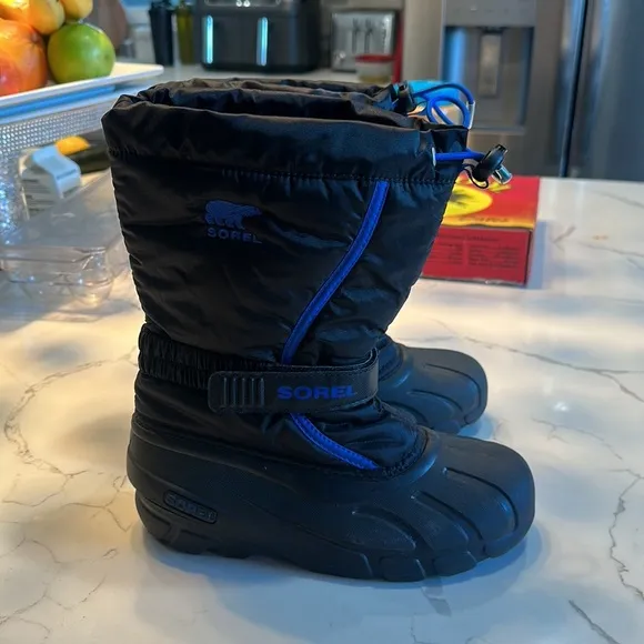 Sorel youth winter boots size 5