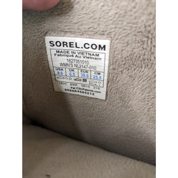 Sorrel Women's Winter Boots Size 8.5 Black Gray Adjustable Strap.