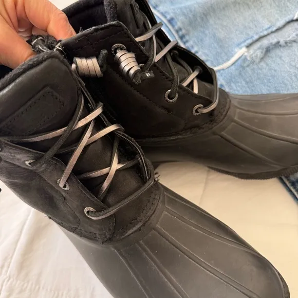 Sperry Saltwater Shimmer Black‎  Women Boots size 6.5