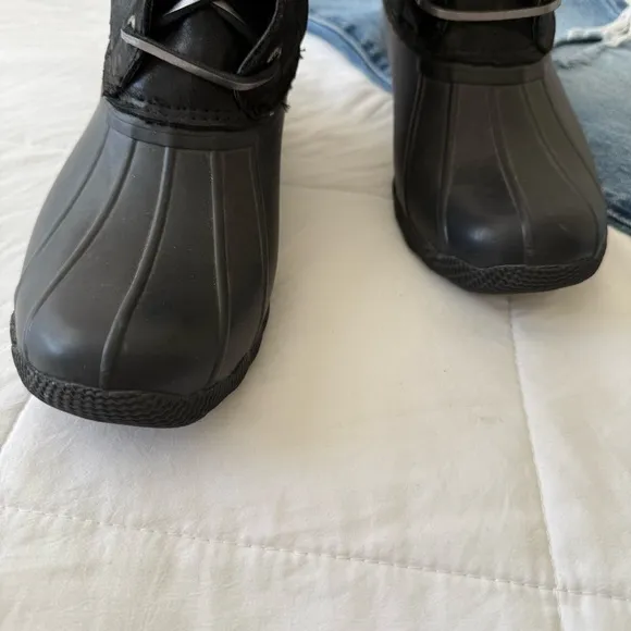 Sperry Saltwater Shimmer Black‎  Women Boots size 6.5