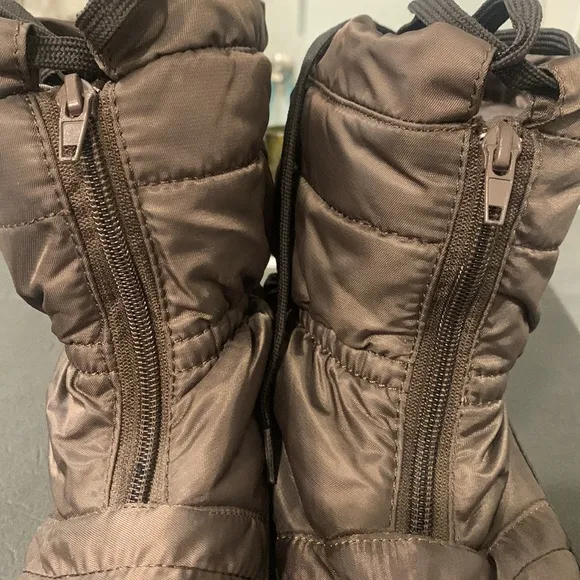 SPRING  STEP ANKLE BOOTS SIZE 8