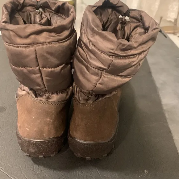 SPRING  STEP ANKLE BOOTS SIZE 8
