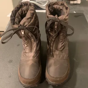 SPRING  STEP ANKLE BOOTS SIZE 8