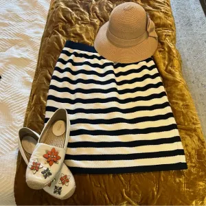 St John Collection Navy Blue and White Stripe Knit Skirt Size 10