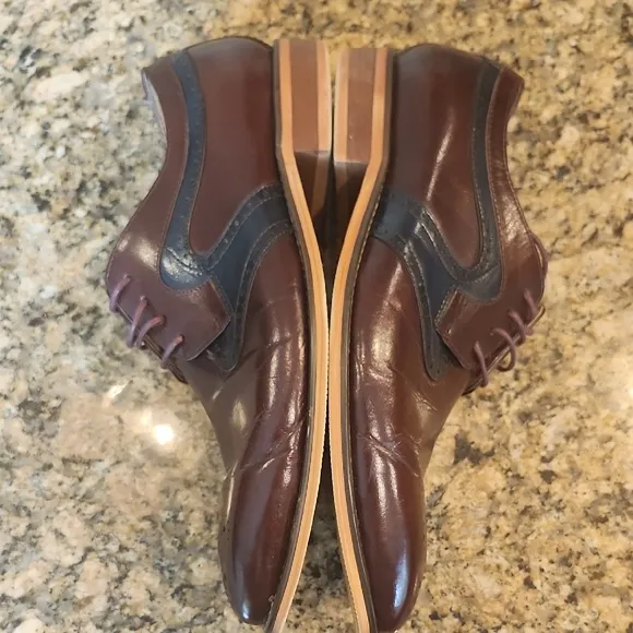 Stacy Adams Brown and Black Oxford Shoes with Brogue Detailing