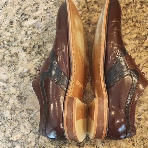 Stacy Adams Brown and Black Oxford Shoes with Brogue Detailing