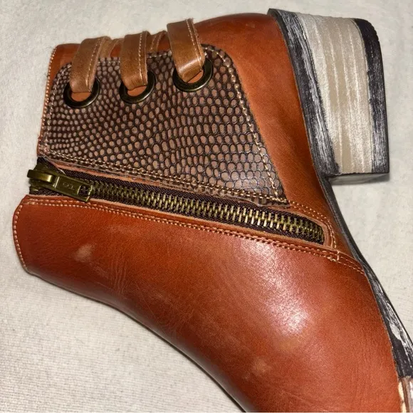 Sterling River Womens Sz9 Brown Shortie Bootie Rust Color Leather Lace Back‎