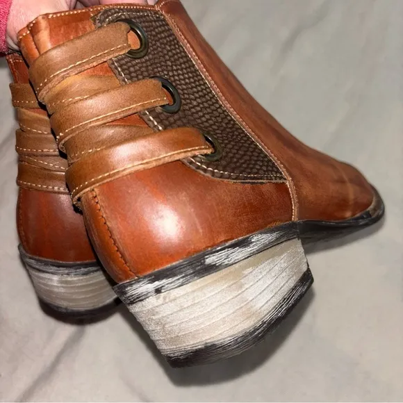 Sterling River Womens Sz9 Brown Shortie Bootie Rust Color Leather Lace Back‎