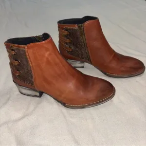 Sterling River Womens Sz9 Brown Shortie Bootie Rust Color Leather Lace Back‎
