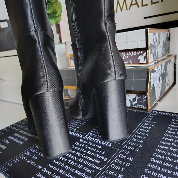 Steve Madden AMBROSE  Knee High Heeled Boots Size 9M | Black Satin Boots