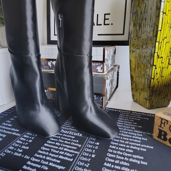 Steve Madden AMBROSE  Knee High Heeled Boots Size 9M | Black Satin Boots