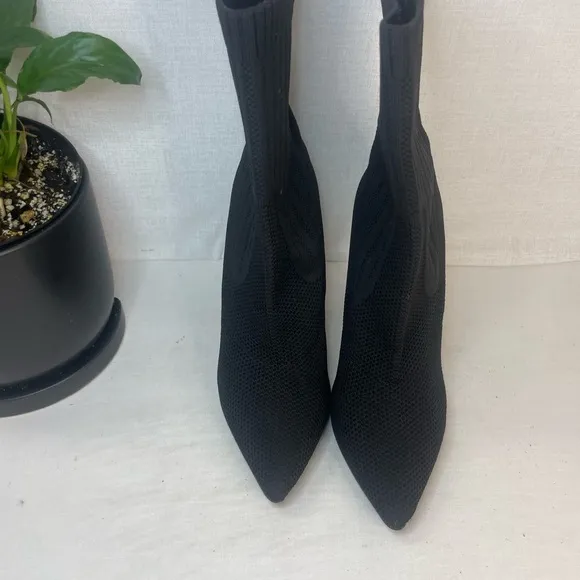 Steve Madden Discreet Boot in Black,‎ Size 7M