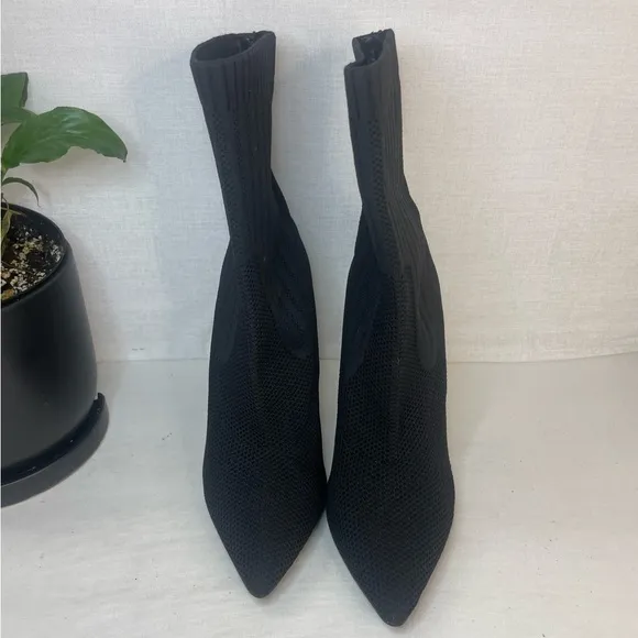 Steve Madden Discreet Boot in Black,‎ Size 7M