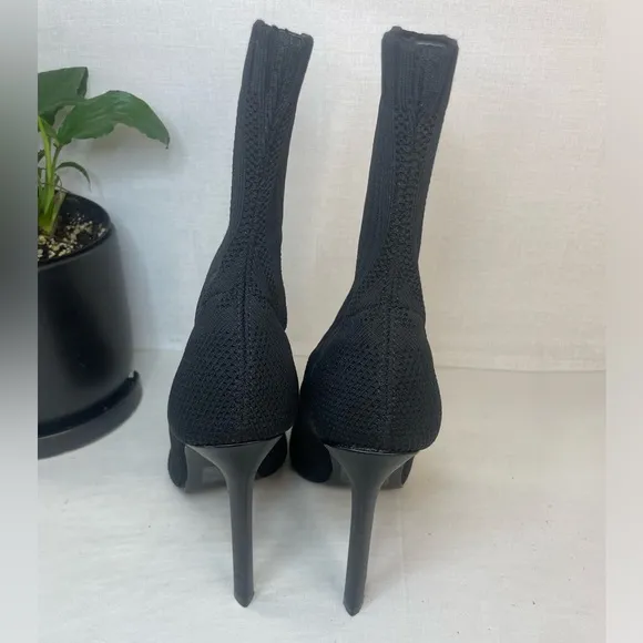 Steve Madden Discreet Boot in Black,‎ Size 7M