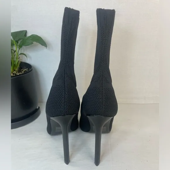 Steve Madden Discreet Boot in Black,‎ Size 7M
