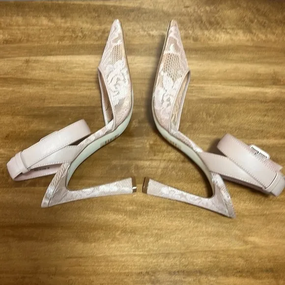 Steve Madden Lace Pumps
