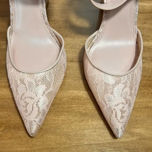 Steve Madden Lace Pumps