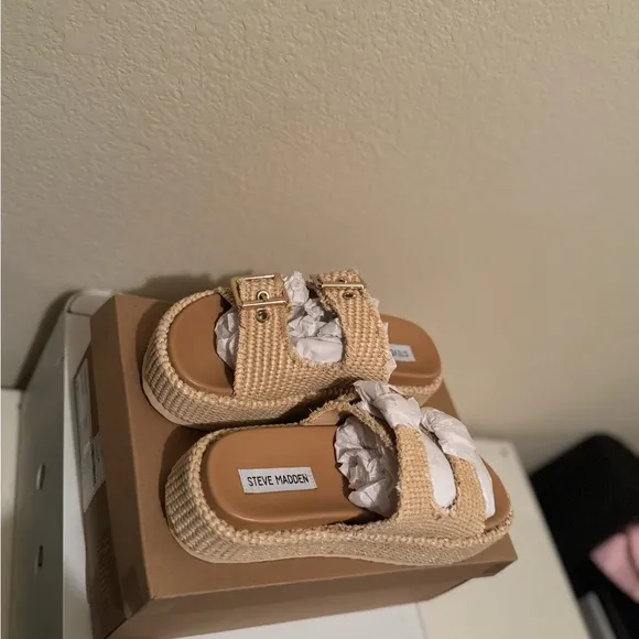 Steve Madden Women's Tan Raffia Sandals Size 7.5