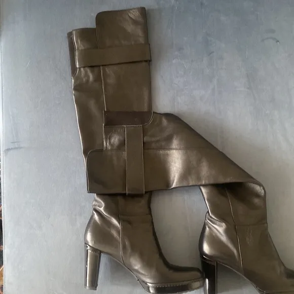 Stuart Weitzman Black Leather Over the knee boot