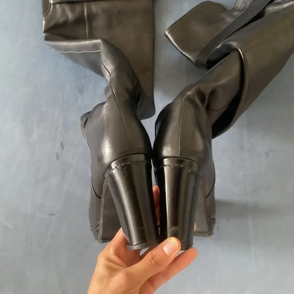 Stuart Weitzman Black Leather Over the knee boot
